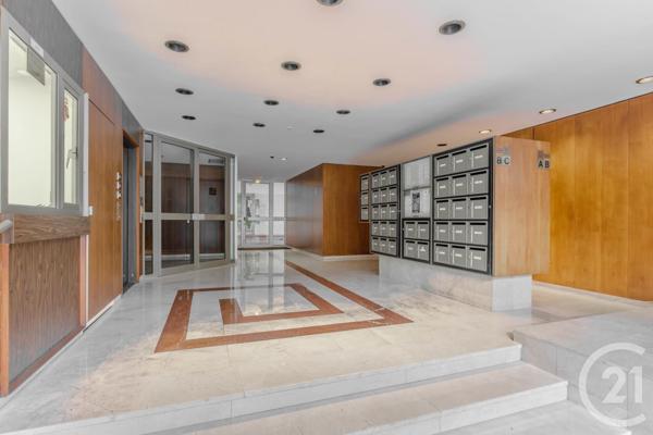 appartement à vendre  5 pièces - 99,80 m2 PARIS - 75010