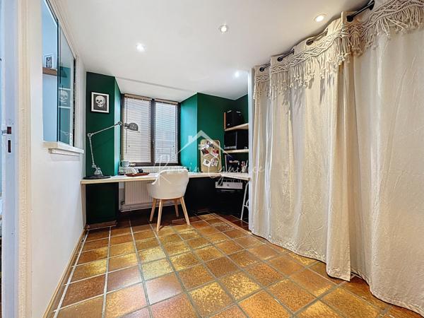 Millau (12100) APPARTEMENT F3 67 M² ATYPIQUE POUR 90 M² AU SOL