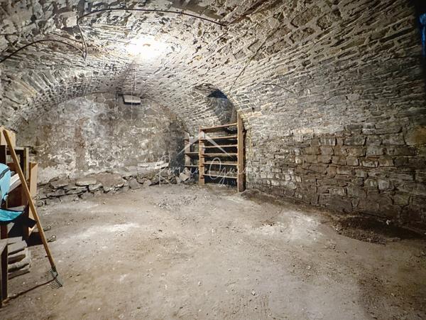 Millau (12100) APPARTEMENT F3 67 M² ATYPIQUE POUR 90 M² AU SOL