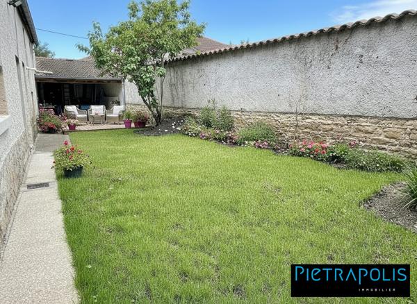 Maison de village rénové avec jardin