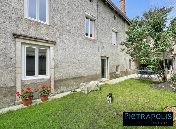 Maison de village rénové avec jardin