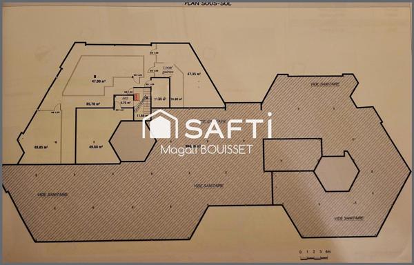 Locaux d'activités (Bureaux, parkings, patios, salle de restaurant, salle de réunion, accès PMR). Toit Terrasse.