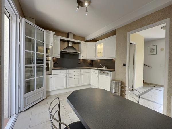 Mandelieu-la-Napoule (06210) Villa 3 pièces – 90 m² – Jardin + Parking + Place de bateau privative