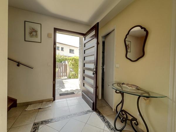 Mandelieu-la-Napoule (06210) Villa 3 pièces – 90 m² – Jardin + Parking + Place de bateau privative