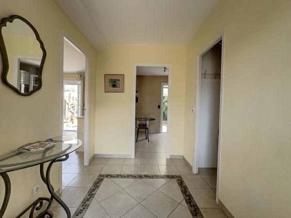 Mandelieu-la-Napoule (06210) Villa 3 pièces – 90 m² – Jardin + Parking + Place de bateau privative