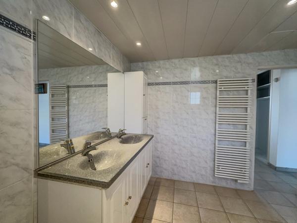 Mandelieu-la-Napoule (06210) Villa 3 pièces – 90 m² – Jardin + Parking + Place de bateau privative