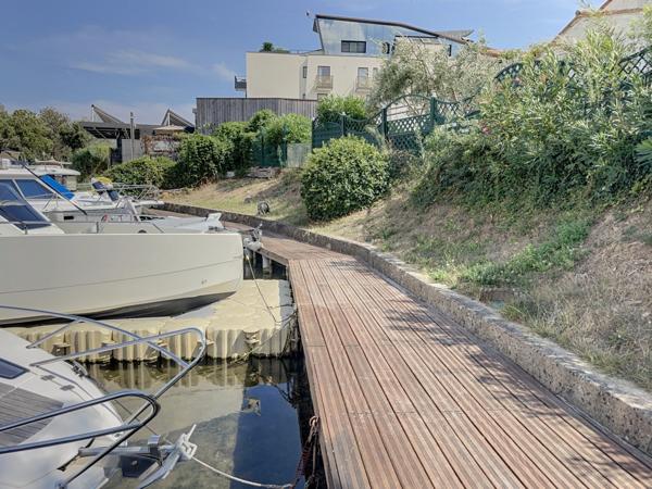 Mandelieu-la-Napoule (06210) Villa 3 pièces – 90 m² – Jardin + Parking + Place de bateau privative