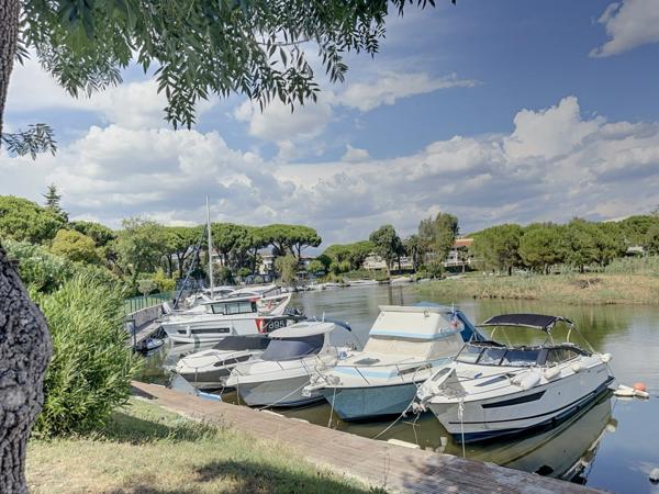 Mandelieu-la-Napoule (06210) Villa 3 pièces – 90 m² – Jardin + Parking + Place de bateau privative