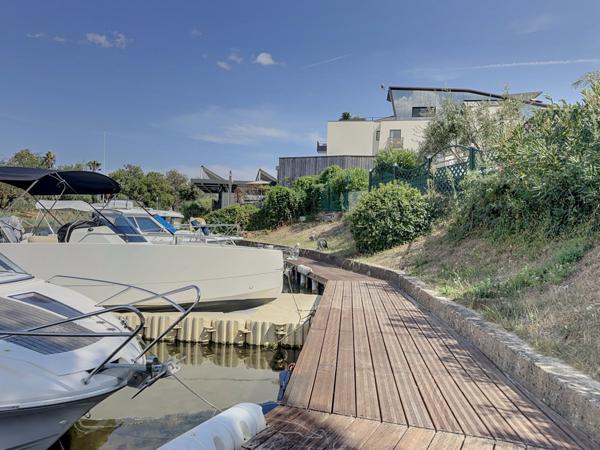 Mandelieu-la-Napoule (06210) Villa 3 pièces – 90 m² – Jardin + Parking + Place de bateau privative