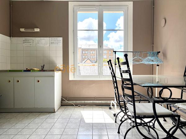 Vente
                Maison283 m² - 14 Pièces -
                    COUTANCES (50200)