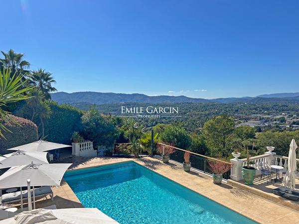 A vendre, Côte d'Azur, Mougins, Villa provençale avec vue dégagée