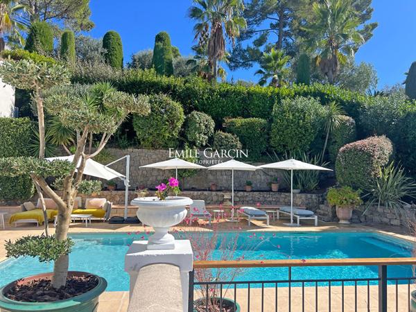 A vendre, Côte d'Azur, Mougins, Villa provençale avec vue dégagée