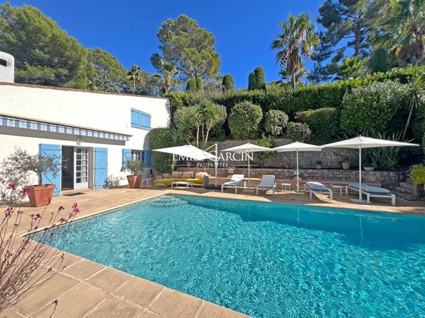 A vendre, Côte d'Azur, Mougins, Villa provençale avec vue dégagée