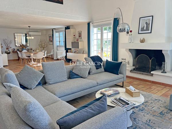 A vendre, Côte d'Azur, Mougins, Villa provençale avec vue dégagée
