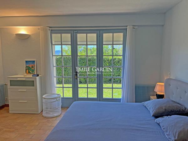A vendre, Côte d'Azur, Mougins, Villa provençale avec vue dégagée