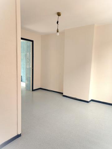 Maison
         3 pièces
        - 61 m² 148 000 € *
