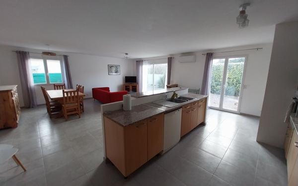 Maison à louer    3 pièces •  Roujan