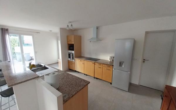 Maison à louer    3 pièces •  Roujan