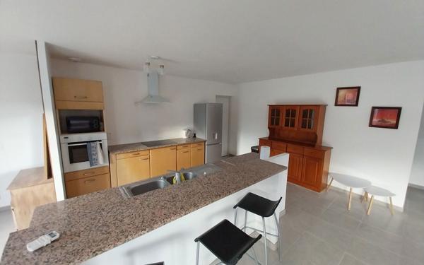 Maison à louer    3 pièces •  Roujan