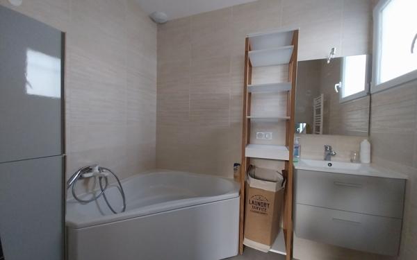 Maison à louer    3 pièces •  Roujan