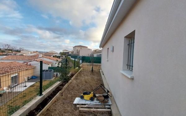 Maison à louer    3 pièces •  Roujan