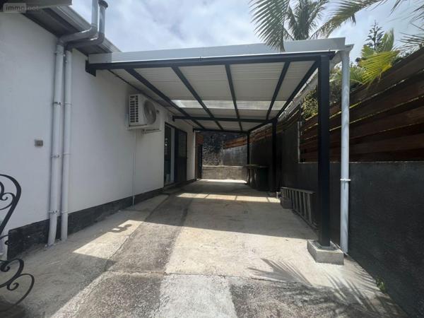 Maison à vendre à La-Montagne à la Réunion (97417), ref : 97405/216