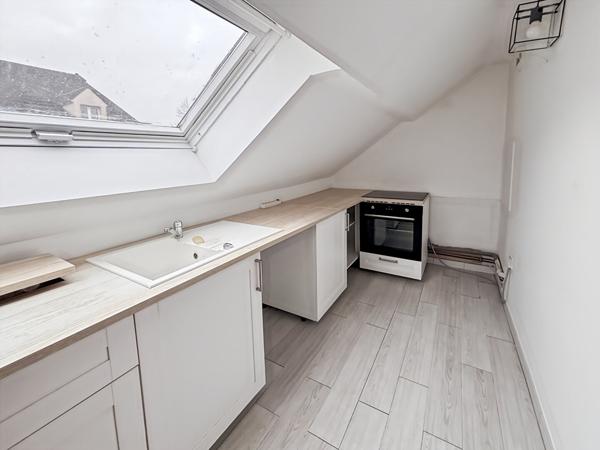 À LOUER - APPARTEMENT - MENNECY