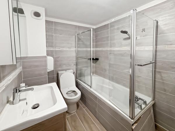 À LOUER - APPARTEMENT - MENNECY