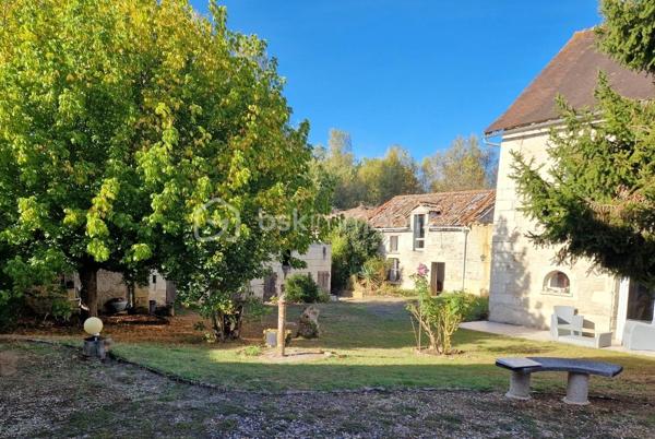 A Colombiers, charmante commune située entre Châtellerault et le Futuroscope.

Dans un écrin verdoyant alliant charme, caractère et volumes généreux, découvrez cette maison ancienne en pierre de taille offrant une expérience de vie paisible et authentique, tout en étant proche des commodités et des axes principaux (D910, A10 et gare TGV). Un cadre agréable pour les futurs propriétaires souhaitant allier confort et charme de l'ancien.

Idéale pour accueillir une grande famille et recevoir en toute convivialité, cette demeure spacieuse de 229 m² sur deux niveaux, comprends 4 chambres dont une avec salle de bain privative, une pièce pouvant servir de bureau ou de chambre d'appoint, deux WC et une salle d'eau. De beaux volumes également avec une cuisine/salle à manger d'environ 40 m² ainsi qu'un salon d'environ 60 m²avec cheminée et poutres apparentes.

À l'extérieur, un espace clos, arboré et sans vis à vis d'environ 860 m²  vous invite assurément à des instants de détente et de convivialité. Vous disposerez également de diverses dépendances, notamment d'une grange d'environ 80 m² au sol avec remise attenante, un four à pain et d'une maisonnette indépendante à rénover d'environ 60 m². Elle est équipée au rez-de-chaussée d'un espace de 40 m² avec cheminée, salle d'eau avec WC, et comprend également une mezzanine d'environ 20 m², idéale pour accueillir famille, amis ou encore pour un projet locatif.
 
Cette propriété pleine de charme dispose d’un chauffage central individuel au gaz. Elle est équipée de menuiseries double vitrage en PVC vous assurant une bonne isolation phonique et thermique.

Ne manquez pas cette très belle opportunité!