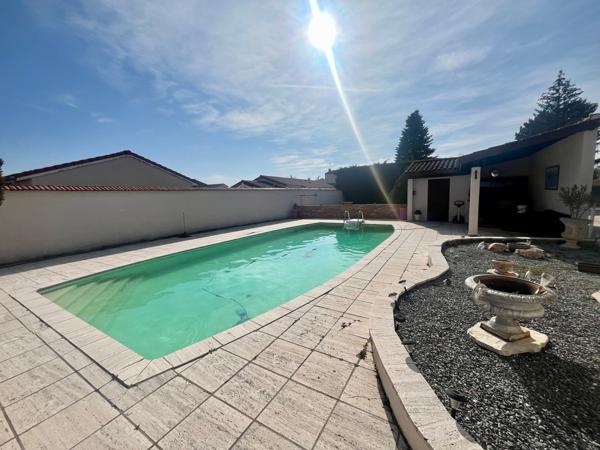 Baisse de prix Superbe villa d'architecte de 182 m² habitables sur 1800m de terrain avec piscine