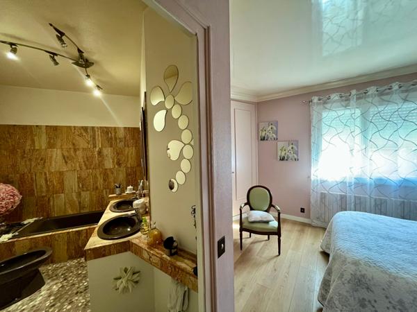 Baisse de prix Superbe villa d'architecte de 182 m² habitables sur 1800m de terrain avec piscine