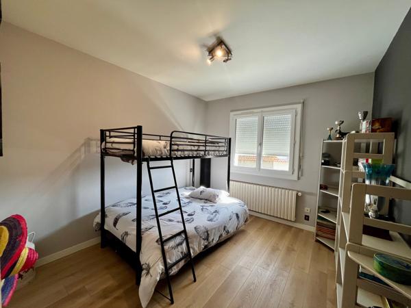 Baisse de prix Superbe villa d'architecte de 182 m² habitables sur 1800m de terrain avec piscine