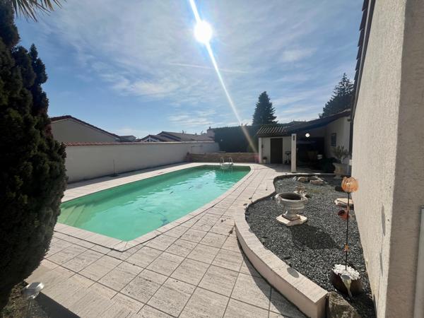 Baisse de prix Superbe villa d'architecte de 182 m² habitables sur 1800m de terrain avec piscine