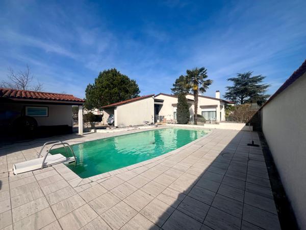 Baisse de prix Superbe villa d'architecte de 182 m² habitables sur 1800m de terrain avec piscine