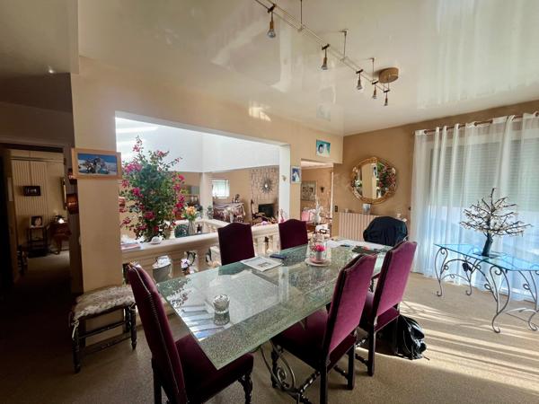 Baisse de prix Superbe villa d'architecte de 182 m² habitables sur 1800m de terrain avec piscine