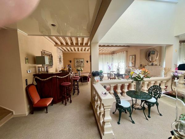 Baisse de prix Superbe villa d'architecte de 182 m² habitables sur 1800m de terrain avec piscine