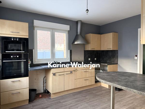 Carvin (62220) MAISON FAMILIALE 111 M2 AVEC DEPENDANCE AMENAGEABLE + HANGAR + ACCES CAMPING CAR