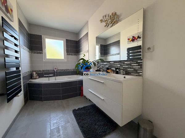 EXCLUSIVITE SAINT ROGATIEN MAISON PLAIN-PIED 4 CHAMBRES JARDIN TERRASSE GARAGE Saint rogatien
