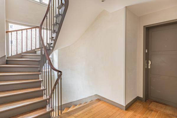 SECTEUR GONCOURT - PARMENTIER - APPARTEMENT 3 PIECES 2 CHAMBRES RENOVE - CALME ET LUMINEUX