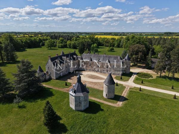 Splendide château des XVe et XVIIIe siècles en Anjou Touraine