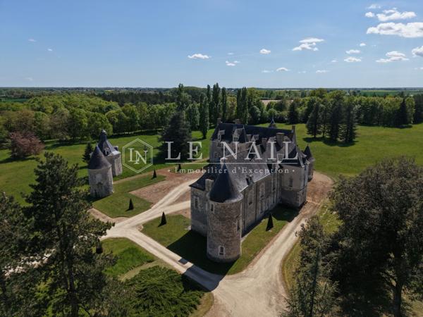 Splendide château des XVe et XVIIIe siècles en Anjou Touraine