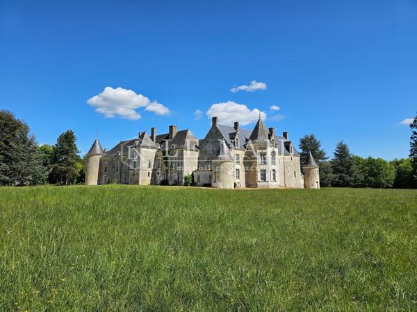 Splendide château des XVe et XVIIIe siècles en Anjou Touraine