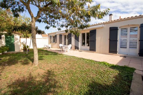Maison de plain-pied clé en main à Lagord avec garage à proximité des commerces
