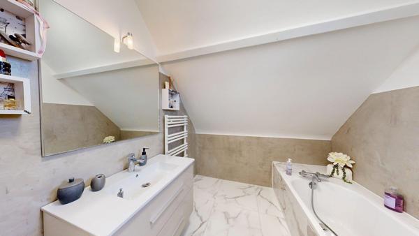 Maison Neuville Bosc 5 pièce(s)