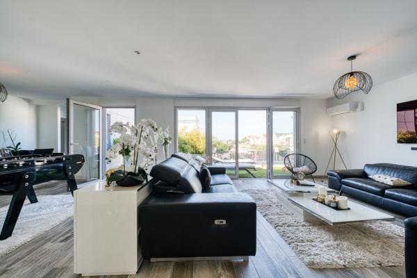 APPARTEMENT TERRASSE DE HAUT STANDING PONTAILLAC