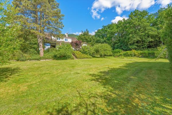 Vente Maison de luxe Divonne-les-Bains 9 Pièces 241 m²