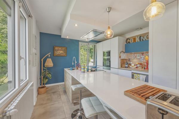 Vente Maison de luxe Divonne-les-Bains 9 Pièces 241 m²