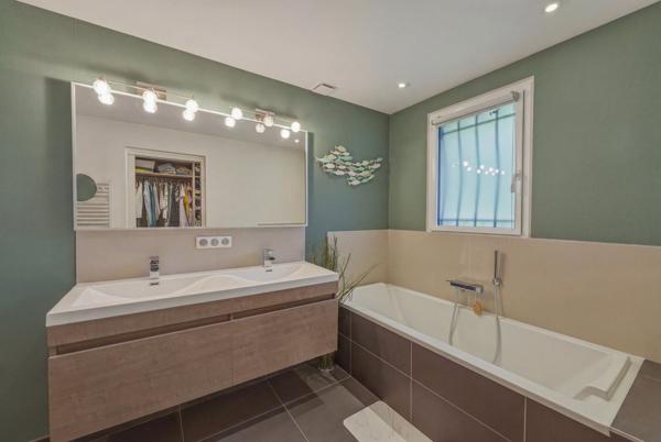 Vente Maison de luxe Divonne-les-Bains 9 Pièces 241 m²