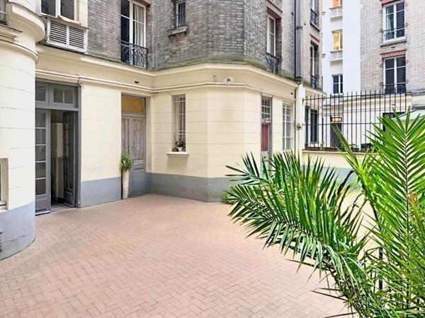 RUE CAULAINCOURT / Studio calme au cœur de Montmartre