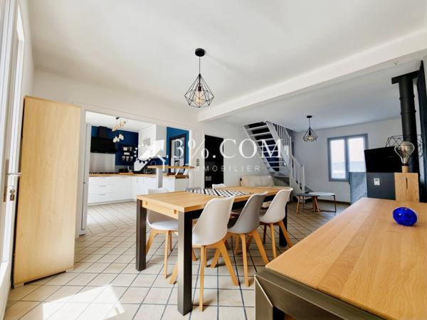 Maison
                                                                                                                                                                                                                                                                                                                        6 pièce(s)                                                                                                                                                                                                          4 chambre(s)                                                                                                                                                                                                          114.5  m²